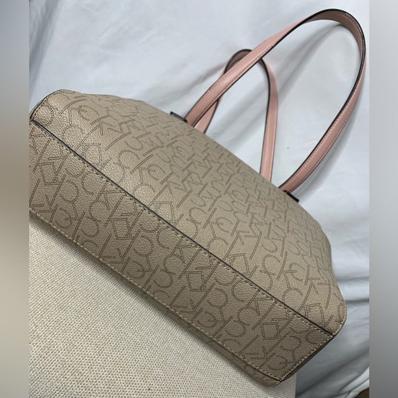 NWT Calvin Klein Monogram Tan Purse Shoulder Bag Pink Straps Gold Hardware